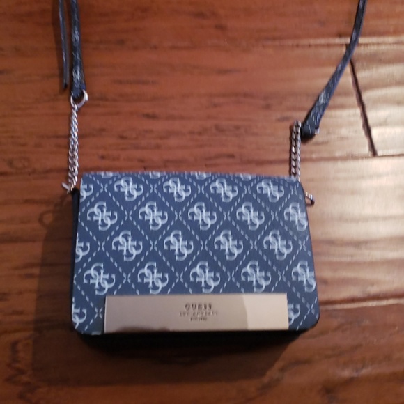 guess crossbody bag white